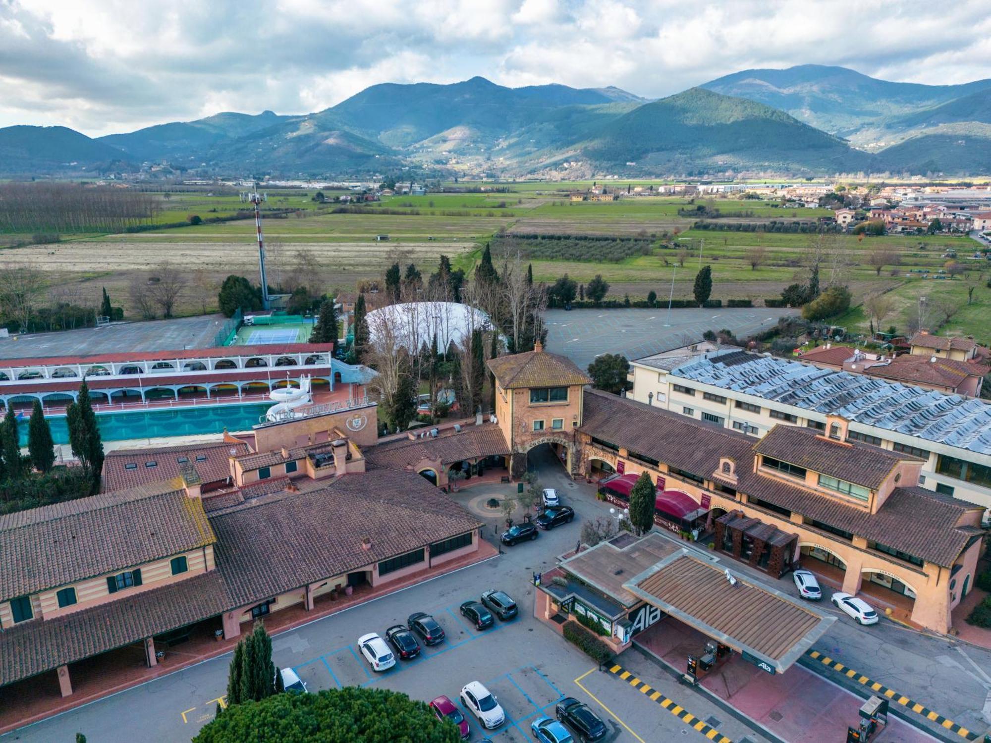 Hotel Boccaccio Calcinaia Exterior foto